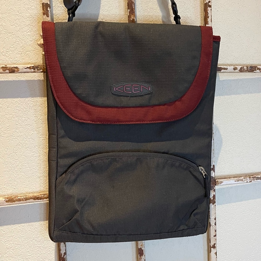 Keen Hybrid Transport Large Crossbody Bag Outdoor Gorpcore